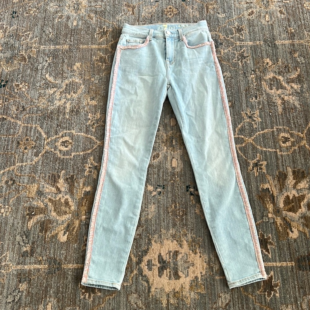 7 for all mankind sz 25 high waisted skinny ankle jeans.  Light denim w fringe